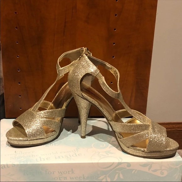 Gold Glitter Heels, Size 8 - Picture 2 of 8